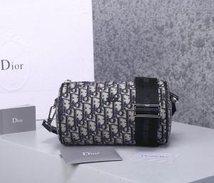 軽さや明るさがプラス ショルダーバッグ ディオール 軽やかにコーデを楽しむ DIOR_ディオール DIOR_ブランド コピー 激安(日本最大級)