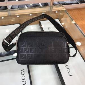 ディオール DIOR心踊るおしゃれスタイル ビジネスバッグ 上品にもカジュアルにも_フェンディ FENDI_ブランド コピー 激安(日本最大級)