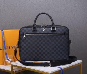 ルイ ヴィトン トレンドコーデを格上げ LOUIS VUITTON 春夏ならではのコーデに ビジネスバッグ_ルイ ヴィトン LOUIS VUITTON_ブランド コピー 激安(日本最大級)