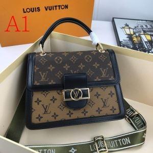 多色可選 春夏になると流行する ルイ ヴィトン LOUIS VUITTON 実用性の高さも魅力 レディースバッグ_ルイ ヴィトン LOUIS VUITTON_ブランド コピー 激安(日本最大級)