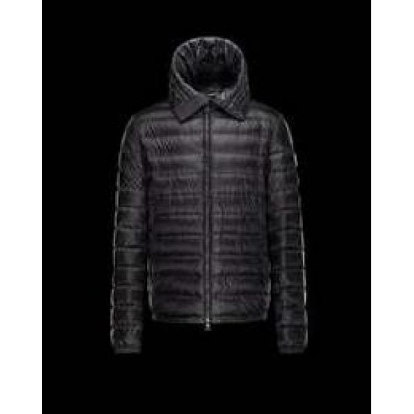 軽量で保温性に 2015秋冬 MONCLER モンクレール 満点　ダウンジャケット _男性用ダウンジャケット_モンクレール特集_スーパーコピーブランド激安通販 専門店  