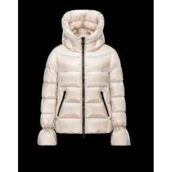 上品な雰囲気漂い　 2015秋冬 MONCLER モンクレール 格安　ダウンジャケット_女性用ダウンジャケット_モンクレール特集_スーパーコピーブランド激安通販 専門店  