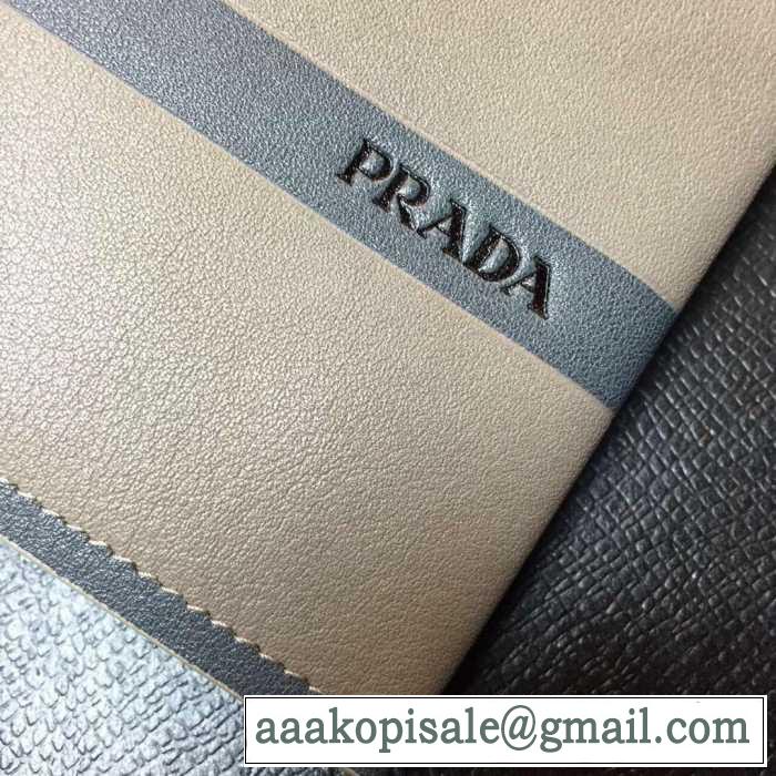 プレゼントに　秋冬 prada プラダ 印象的な短財布 2色可選