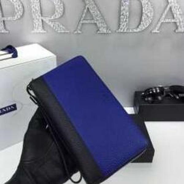 高級感溢れる　秋冬 PRADA プラダ　現代風のデザイン　ビ...