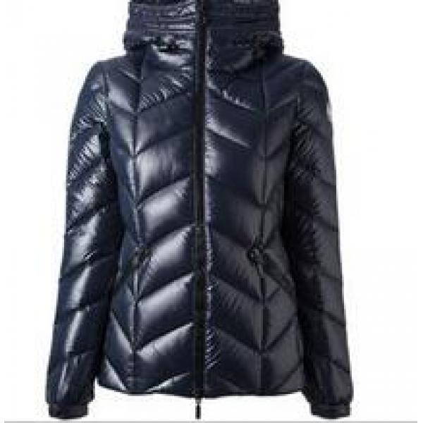 シンプルなデザイン　MONCLER モンクレール　快適に ダウンコート_女性用ダウンジャケット_モンクレール特集_スーパーコピーブランド激安通販 専門店  