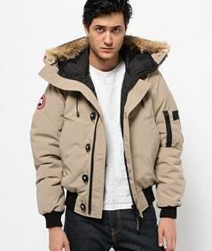 カジュアルスタイルに　CANADA GOOSE 　暖かさと機...