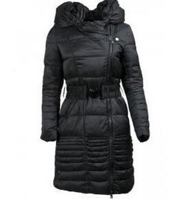 高い保温性を持つモンクレール コピー　MONCLER女性用のダウンコート_モンクレール MONCLER_ブランド コピー 激安(日本最大級)