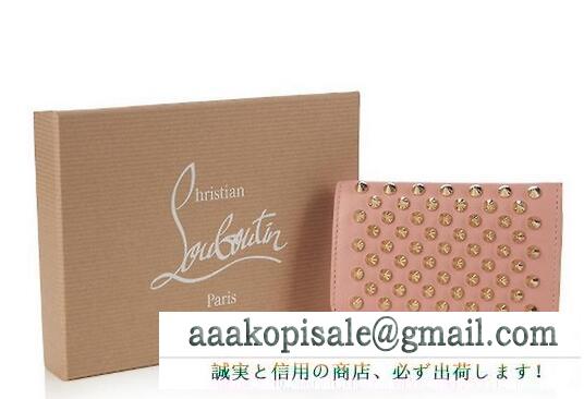可愛いピンク色の christian louboutin クリスチャンルブタンのレデイース用のミニ財布