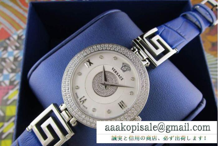 女性らしい印象を与えるヴェルサーチ、Versaceの腕時計