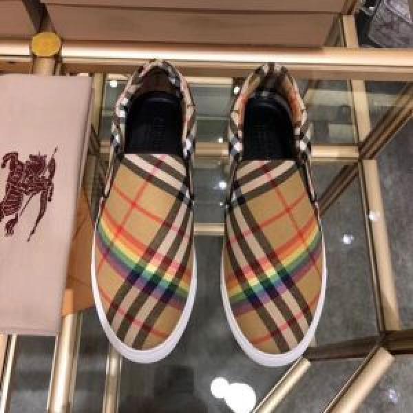 今季大人気新作登場 BURBERRY 芸能人愛用 バーバリー...