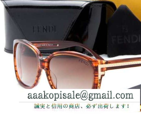 スタイリッシュ fendi フェンデイ サングラス パーティー ファッション