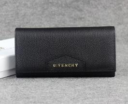 ふわふわ感触がいいジバンシィ 財布 激安、Givenchyの...