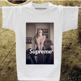 セクシーなプリントＴシャツ　SUPREME　シュプリーム　丸ネックＴシャツ　インナー