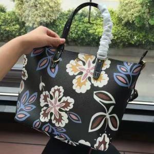 超人気美品トリーバーチ バッグトートバッグTORY BURCH ハンドバッグプリント収納力抜群