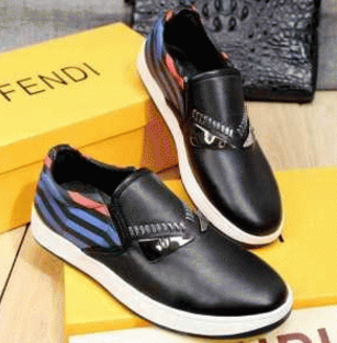 履き心地抜群！　バグズ　FENDI　フェンディ　メンズ　スリッポン　スニーカー