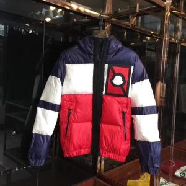 MONCLER 寒い季節にピッタリの一枚ダウンジャケットメン...