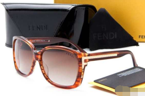 人気定番アイテム　FENDI　フェンデイ　サングラス　ファッション　メガネ