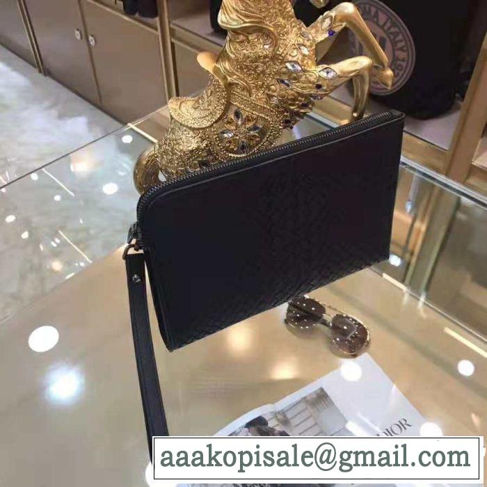 ポーチ ファッションの最先端 ボッテガ ヴェネタ BOTTEGA VENETA 着は持つべき