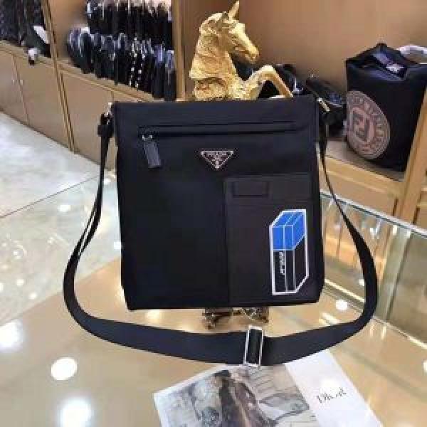 先行受注 プラダファッション度アップ PRADA 2018最安値！ショルダーバッグ これは欲しい_プラダ メンズバッグ_バッグ メンズ_スーパーコピーブランド激安通販 専門店  