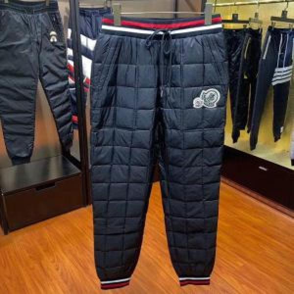 MONCLER モンクレール デニムパンツ お洒落で人気アイ...