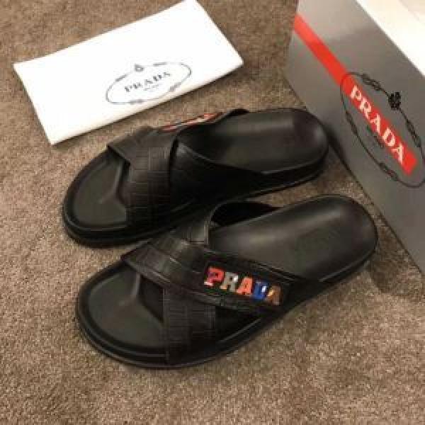 デザイン抜群のアイテム プラダ PRADA 爽やかカジュアル...