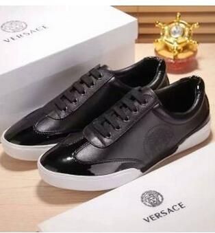 重宝す VERSACE 　スニーカーメンズ 人気　ヴェルサー...