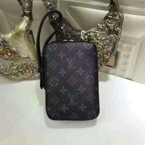 ポーチ めちゃくちゃお得 LOUIS VUITTON HOT...