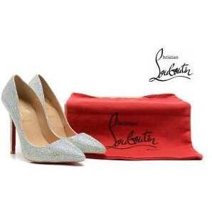 大人気のCHRISTIAN LOUBOUTIN ルブタンパン...