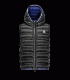 カジュアルなモンクレールダウンベスト MONCLER AMI...