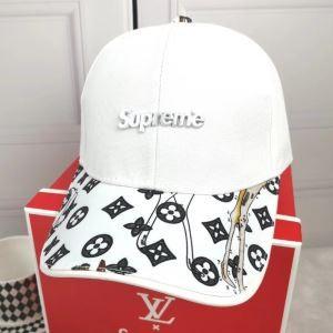 お買い得品質保証SUPREMEシュプリームコピーキャップ　シュプリームＸルイヴィトン野球キャップ　帽子　ブラック　ホワイト