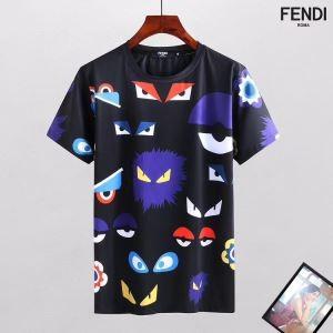 売れ筋のいいFENDIフェンディスーパーコピーのファッション図案がプリントされたメンズクルーネック半袖Tシャツ