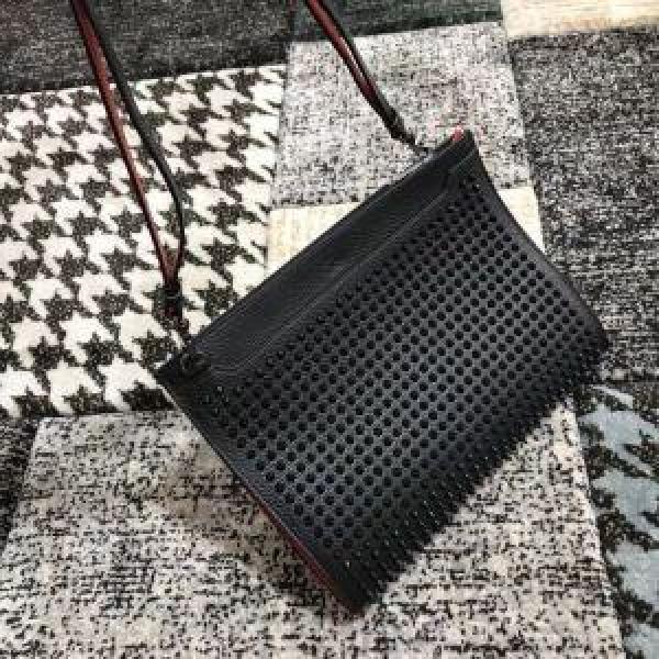 2018最新入荷ルブタンショルダーバッグコピーChristian Louboutinスパイク本革レディースブラックバッグ
