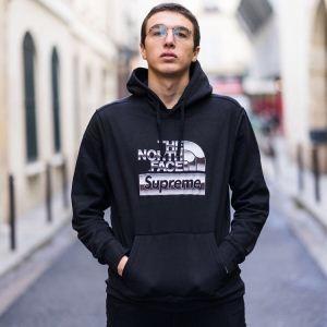 今も定番！SUPREMEシュプリーム×THE NORTH FACE 18SS Metallic Logo Hooded Sweatshirtフード付きパーカーコピーブラック、ホワイト