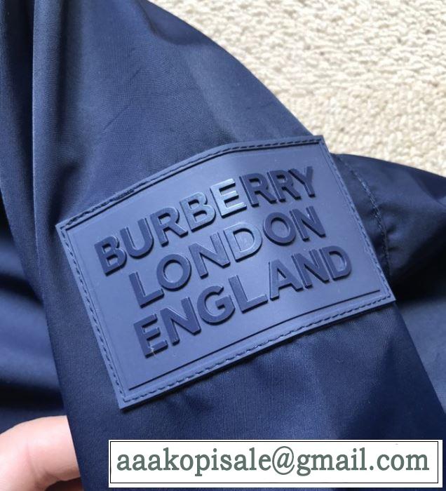 着こなしを楽しむ フード付きコート 有名ブランドです バーバリー BURBERRY