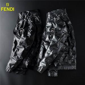 エンゲージメント ロンドン 買い手 フェンディ 服 メンズ Islandbuild Jp