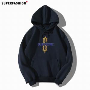 多くのセレブ愛用するトレンド Supreme シュプリーム パーカー ファッション感が満点