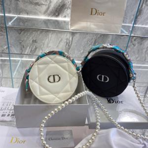 今年限定販売 DIOR ディオール ミニバッグ 鏡が付き ポーチ フェミニンなデザイン 魅力的なシルエット