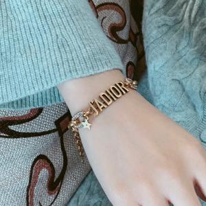 DIOR ディオール コピー ブレスレット スタイリッシュでおしゃれ レトロなルック プレミアムアイテム