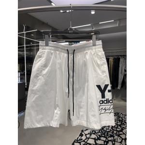 Y-3 ショットパンツ 爽やかな素材と適度なワイドシルエットにより 動きやすさ抜群の仕上がり