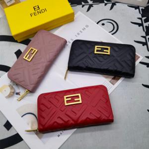 夢中になるトレンド FENDI フェンディ 財布 コピー レ...