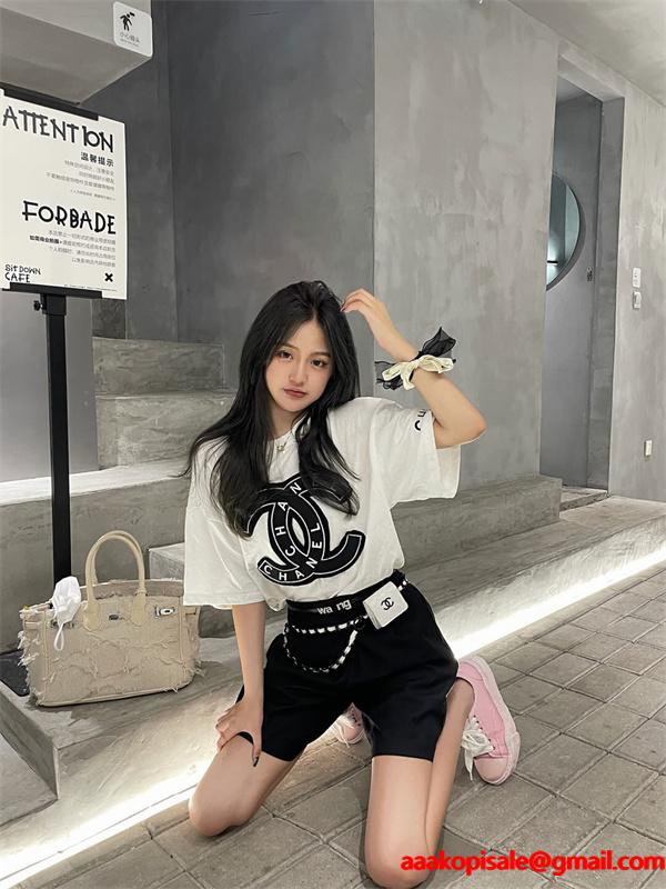 ハイブランド定番cc英字ロゴコピー カップルモデル ゆったりカジュアル半袖tシャツ ハイブランド定番cc英字ロゴコピー カップルモデル ゆったりカジュアル半袖tシャツ