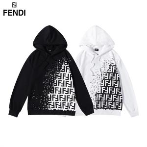 丈夫ながらも柔らかい生地感FENDI フェンディ パーカーの...