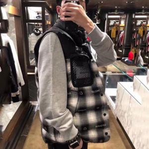 SNSで話題沸騰中 MONCLER コボル モンクレール ス...