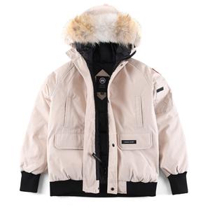 多機能なポケットと実用性のCANADA GOOSE カナダグ...