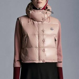 超人気美品MONCLER モンクレール 偽物 女性用ダウンベ...