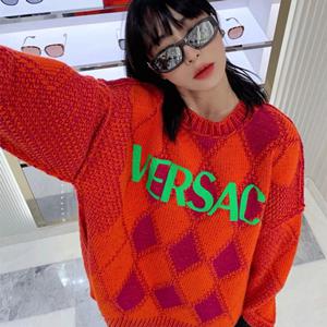 2021FW注目のVERSACE ヴェルサーチ スーパーコピー セーター 上質 現代風のファッション 男女兼用