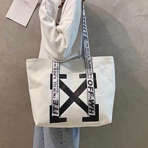 使い勝手の良い Off-White オフホワイト偽物 トートバッグ 激安 2色入 男女兼用 クールな着こなし