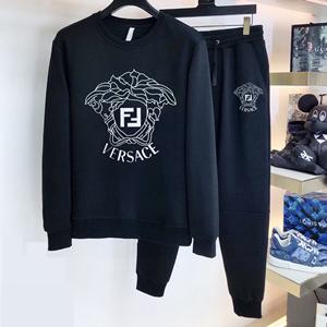 秋冬トレンドをうまく押さえ Versace × Fendi スエット偽物 ヴェルサーチメンズ 裏起毛上下着 2色展開