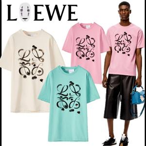 話題沸騰中! LOEWE×千と千尋の神隠し ロエベ偽物半袖tシャツ ユニセックスなデザイン おしゃれに決まる1枚