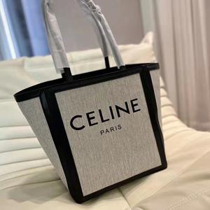 CELINE セリーヌトートバッグスーパーコピー プレーンなデザイン 高品質 十分に収納できるサイズ 人気を集める